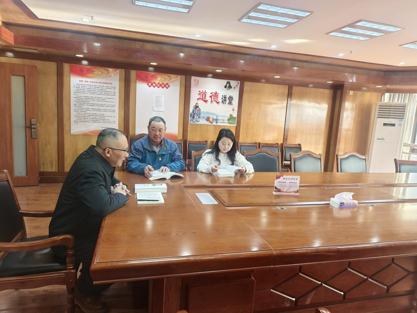 襄阳商城多措并举开展党的二十届四中全会精神宣讲.png 襄阳商城多措并举开展党的二十届四中全会精神宣讲.png